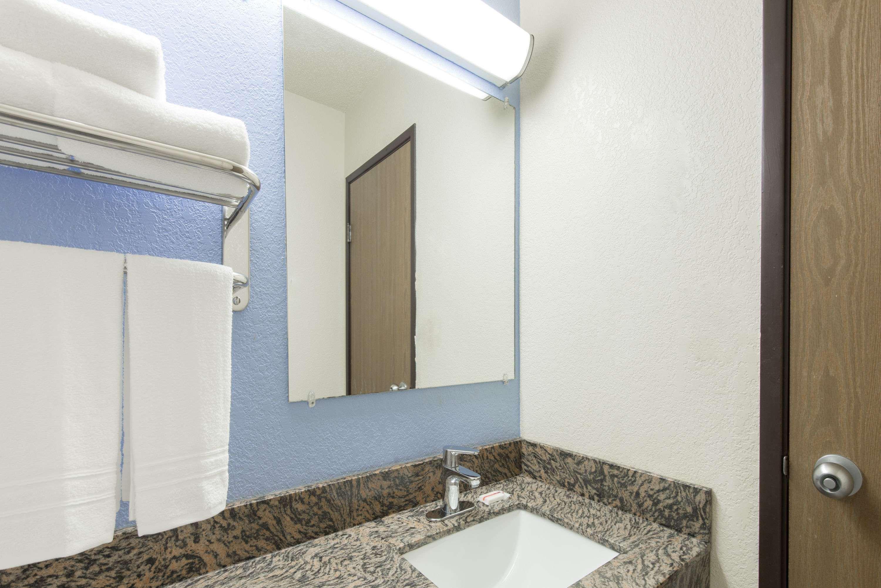 ซูเปอร์ 8 บาย วินด์แฮม นิวคาสเซิล Hotel นิวแคสเซิล ภายนอก รูปภาพ